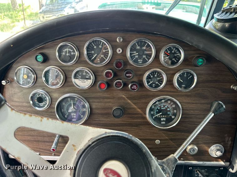 image for item KL9013 1981 Peterbilt 359  semi truck