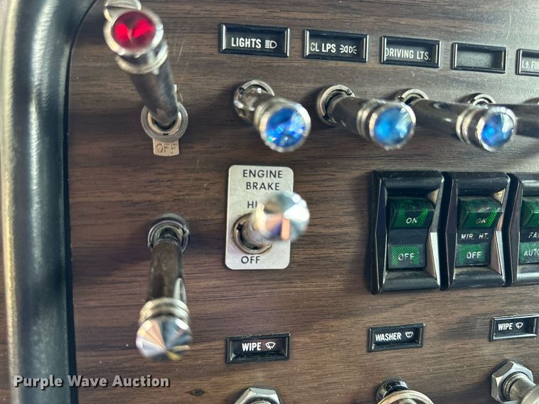 image for item KL9013 1981 Peterbilt 359  semi truck