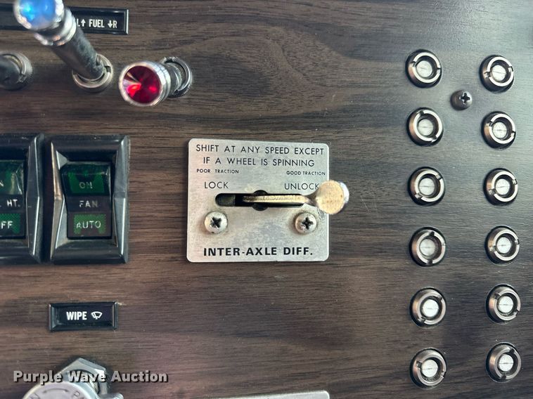 image for item KL9013 1981 Peterbilt 359  semi truck