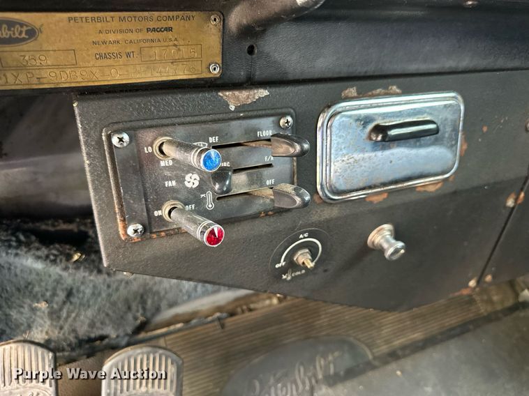 image for item KL9013 1981 Peterbilt 359  semi truck