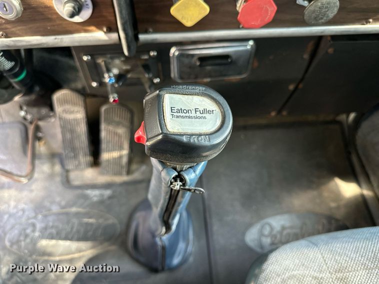 image for item KL9013 1981 Peterbilt 359  semi truck