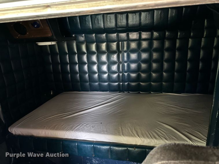 image for item KL9013 1981 Peterbilt 359  semi truck