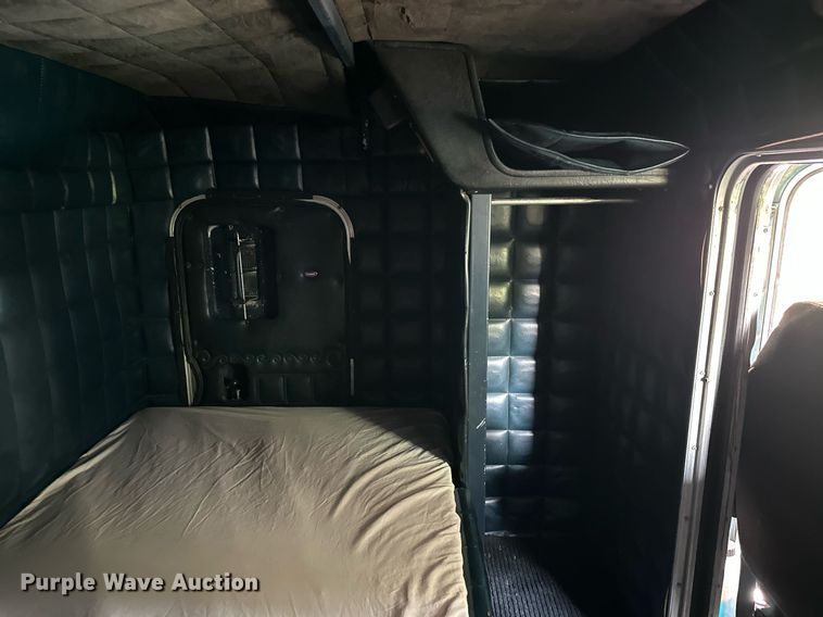 image for item KL9013 1981 Peterbilt 359  semi truck