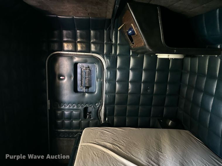 image for item KL9013 1981 Peterbilt 359  semi truck