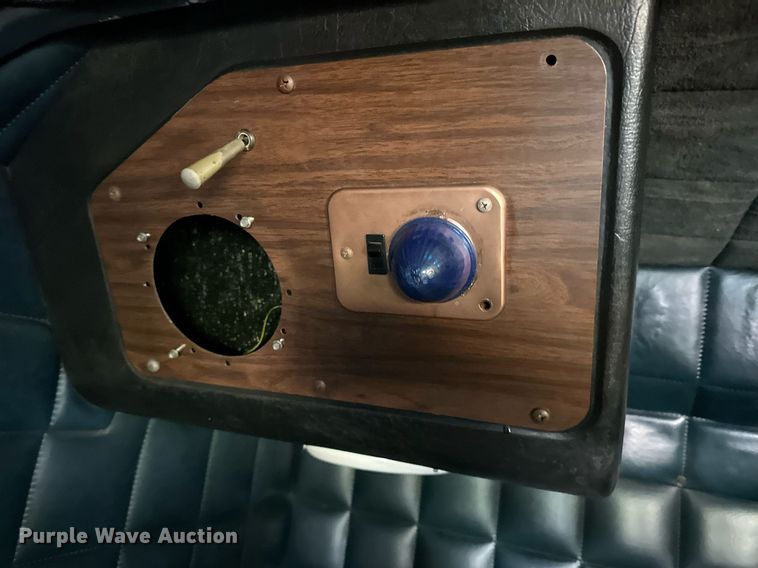 image for item KL9013 1981 Peterbilt 359  semi truck