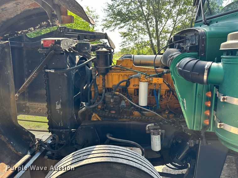 image for item KL9013 1981 Peterbilt 359  semi truck