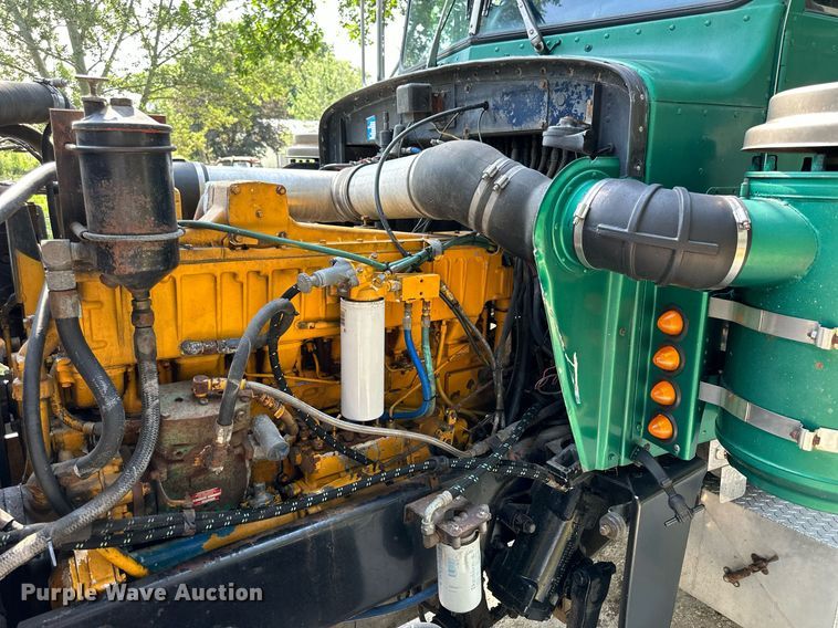 image for item KL9013 1981 Peterbilt 359  semi truck