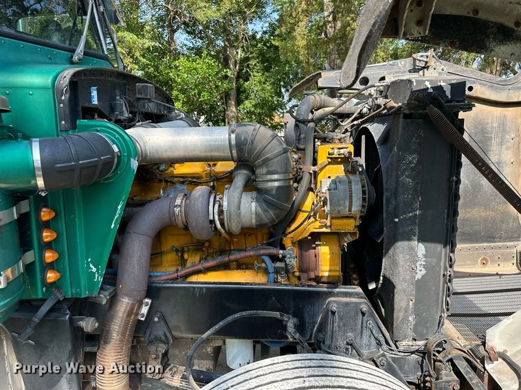 image for item KL9013 1981 Peterbilt 359  semi truck