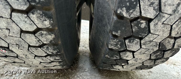 image for item KL9013 1981 Peterbilt 359  semi truck