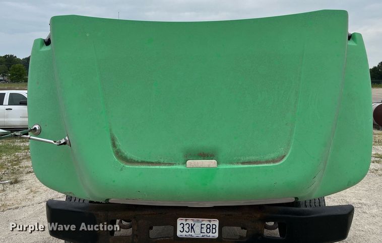 image for item LB9028 1997 Ford F800  truck cab and chassis