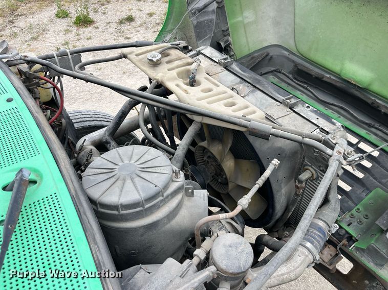 image for item LB9028 1997 Ford F800  truck cab and chassis