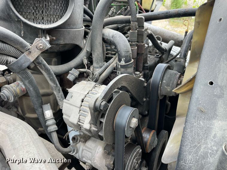 image for item LB9028 1997 Ford F800  truck cab and chassis