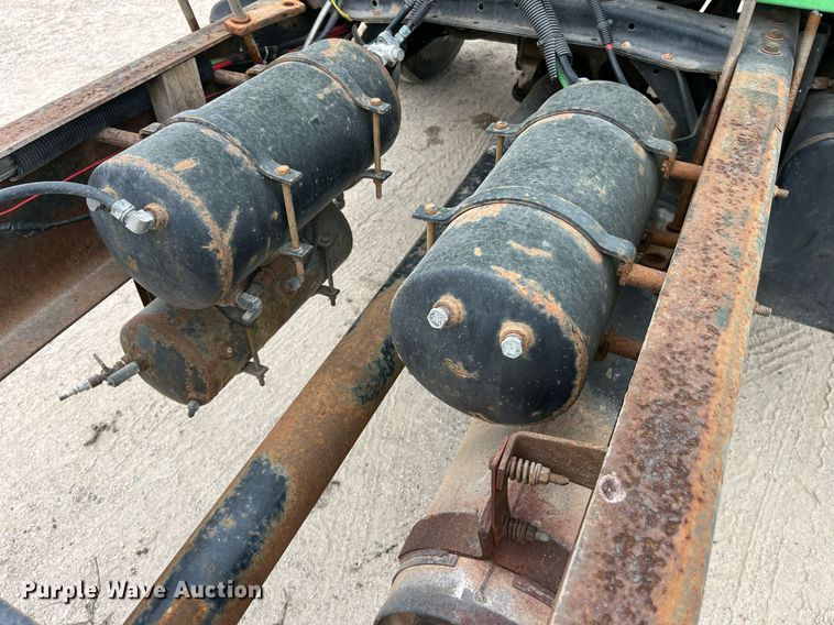 image for item LB9028 1997 Ford F800  truck cab and chassis