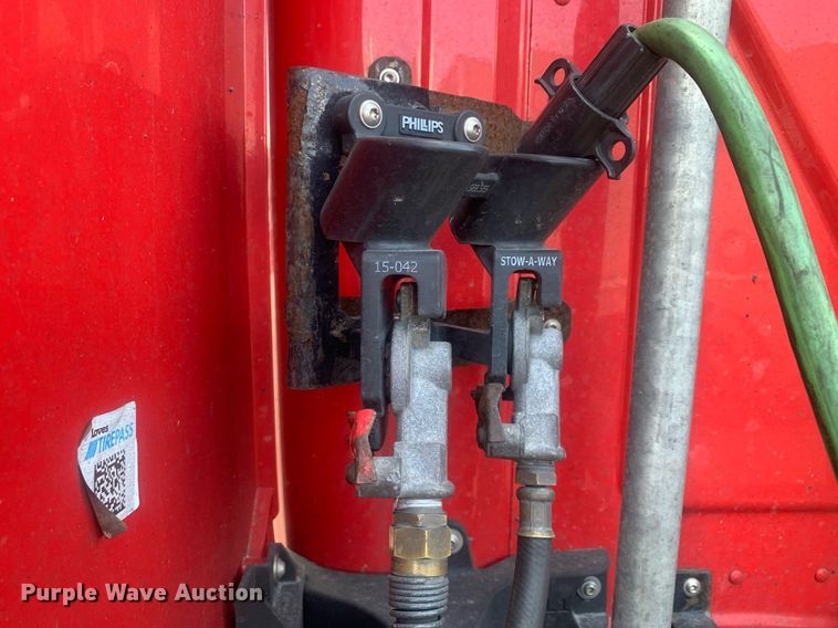 image for item LH9666 2018 Freightliner Cascadia 126  semi truck