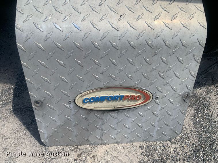 image for item LH9666 2018 Freightliner Cascadia 126  semi truck