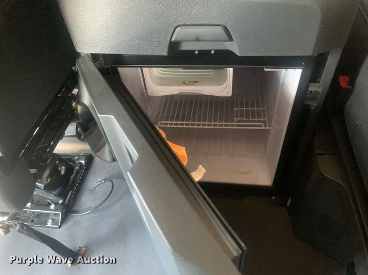 image for item LH9666 2018 Freightliner Cascadia 126  semi truck