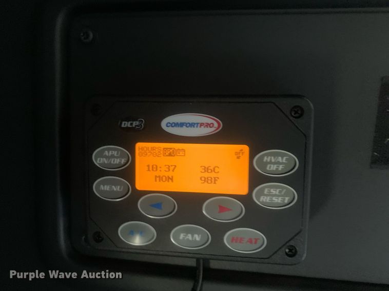 image for item LH9666 2018 Freightliner Cascadia 126  semi truck