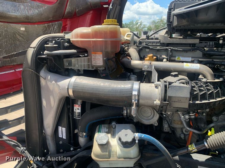 image for item LH9666 2018 Freightliner Cascadia 126  semi truck