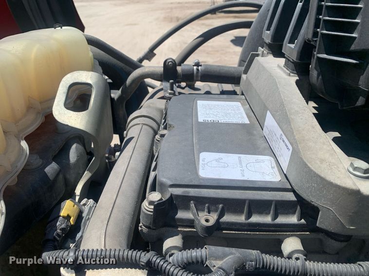 image for item LH9666 2018 Freightliner Cascadia 126  semi truck