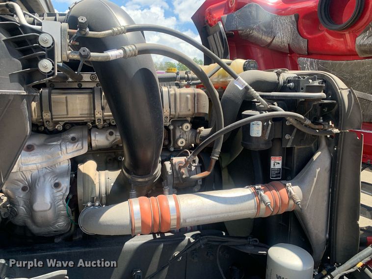 image for item LH9666 2018 Freightliner Cascadia 126  semi truck