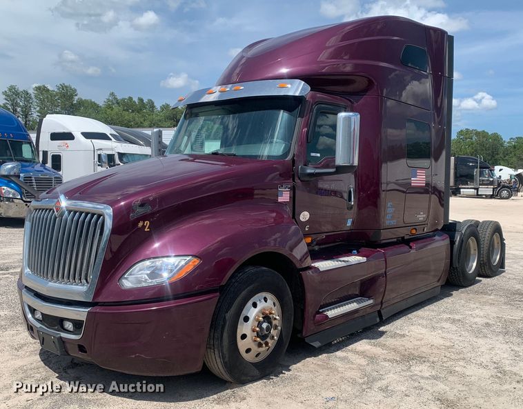 image for item LH9667 2020 International LT625  semi truck