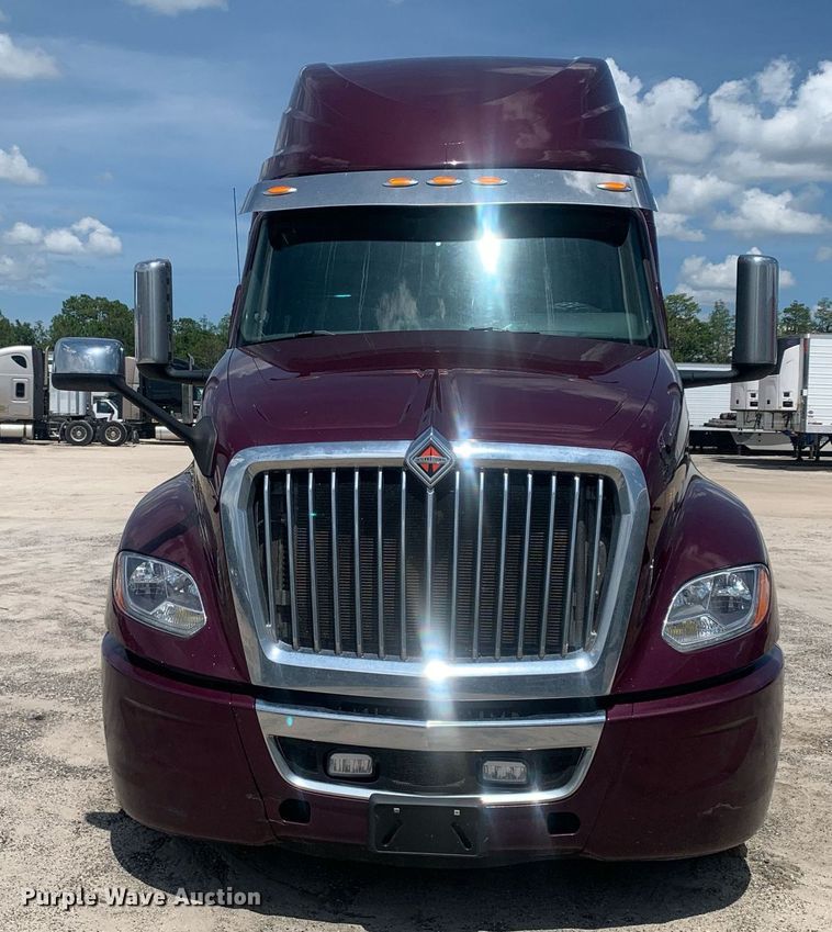 image for item LH9667 2020 International LT625  semi truck