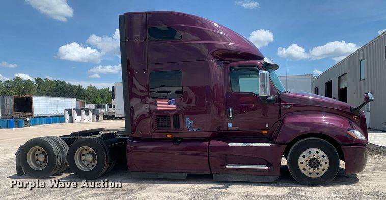 image for item LH9667 2020 International LT625  semi truck