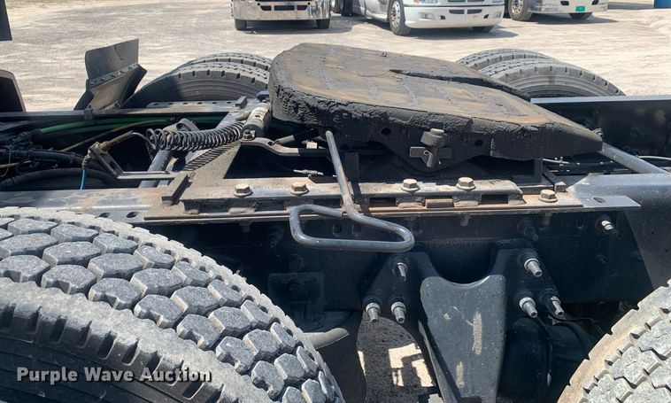 image for item LH9667 2020 International LT625  semi truck