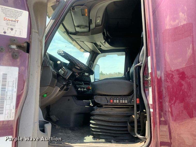 image for item LH9667 2020 International LT625  semi truck