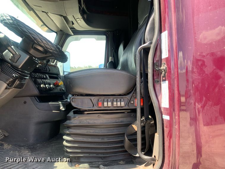 image for item LH9667 2020 International LT625  semi truck