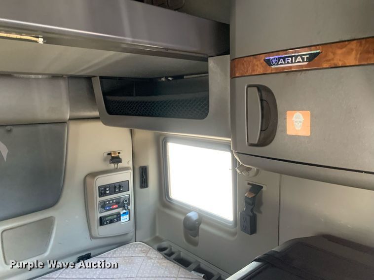 image for item LH9667 2020 International LT625  semi truck