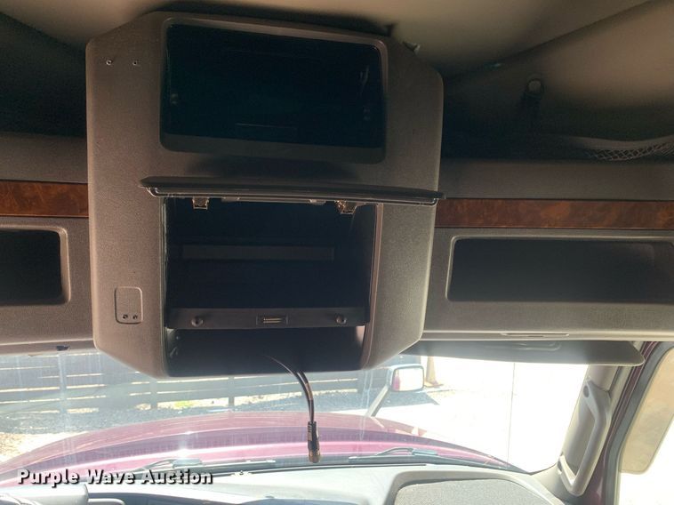 image for item LH9667 2020 International LT625  semi truck