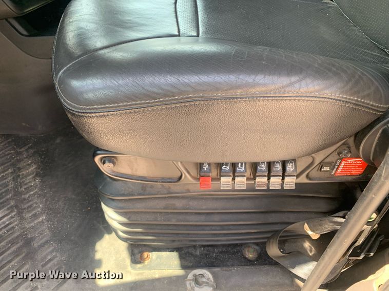 image for item LH9667 2020 International LT625  semi truck