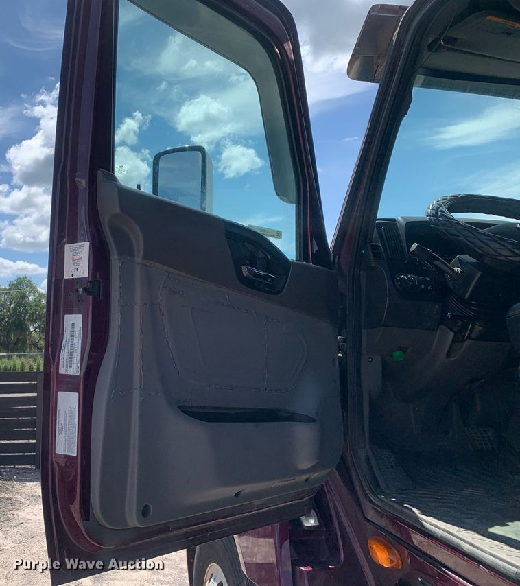 image for item LH9667 2020 International LT625  semi truck