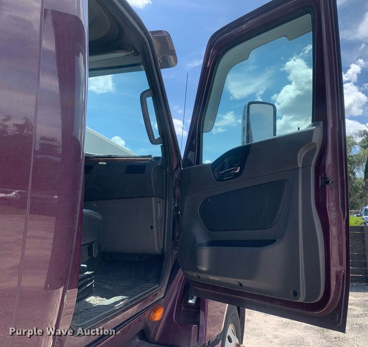 image for item LH9667 2020 International LT625  semi truck