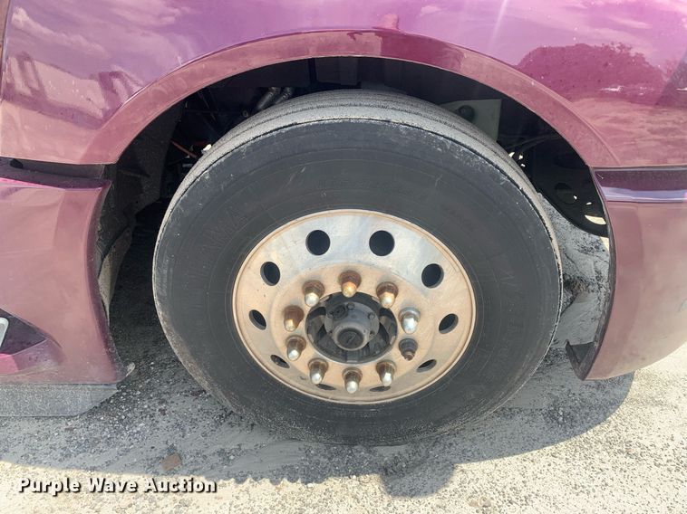 image for item LH9667 2020 International LT625  semi truck