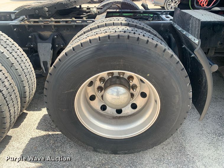 image for item LH9667 2020 International LT625  semi truck