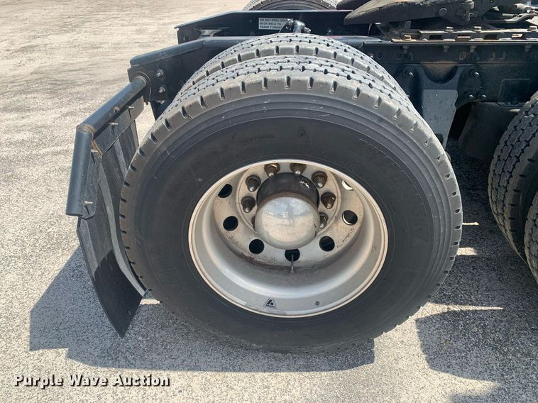 image for item LH9667 2020 International LT625  semi truck