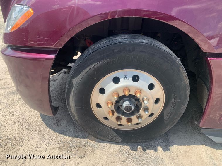 image for item LH9667 2020 International LT625  semi truck