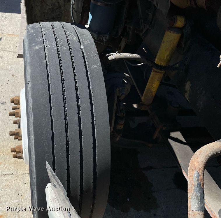 image for item LJ9556 2007 Sterling AT9500  semi truck