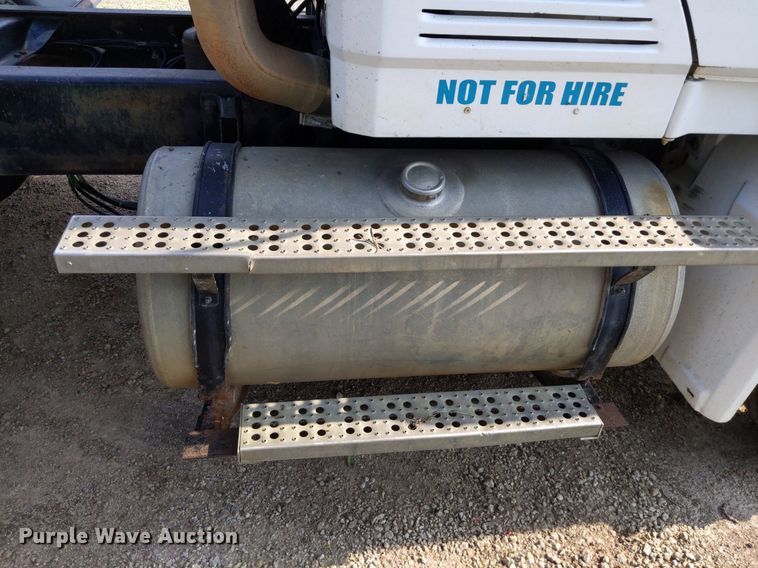 image for item LL9225 1991 Freightliner FLC  semi truck