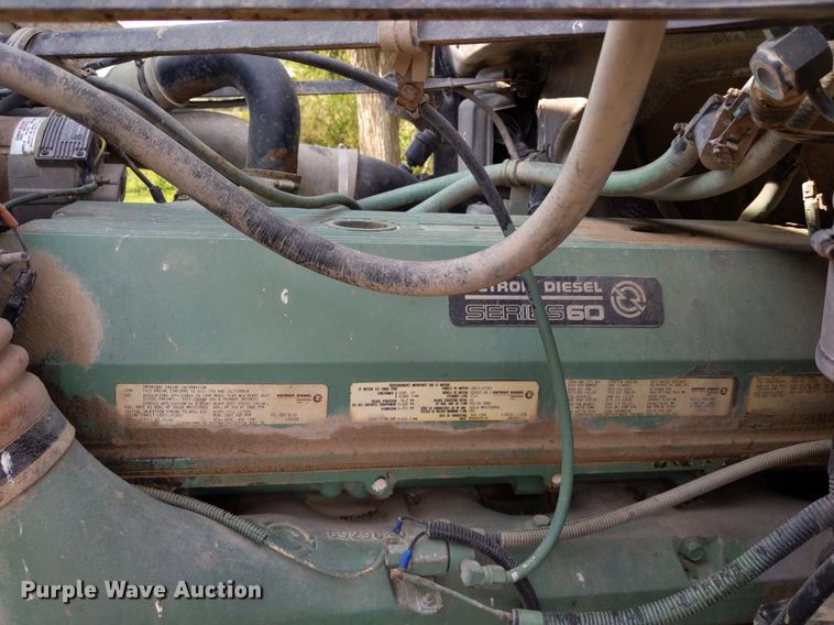 image for item LL9225 1991 Freightliner FLC  semi truck