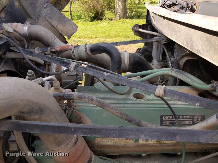 image for item LL9225 1991 Freightliner FLC  semi truck