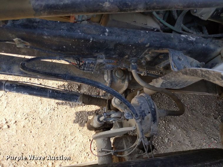 image for item LL9225 1991 Freightliner FLC  semi truck