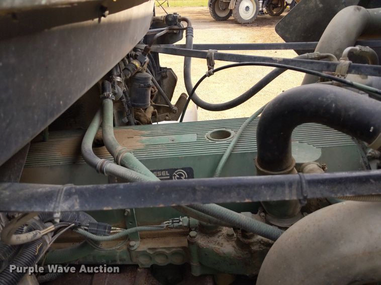 image for item LL9225 1991 Freightliner FLC  semi truck