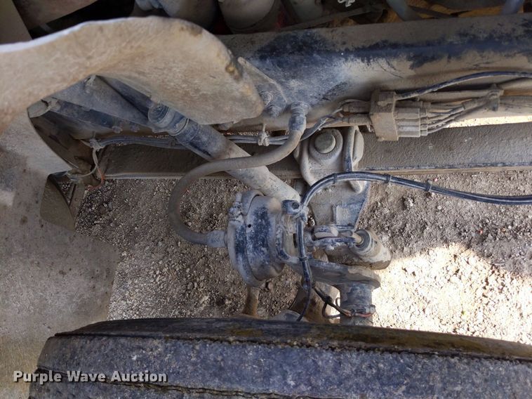 image for item LL9225 1991 Freightliner FLC  semi truck