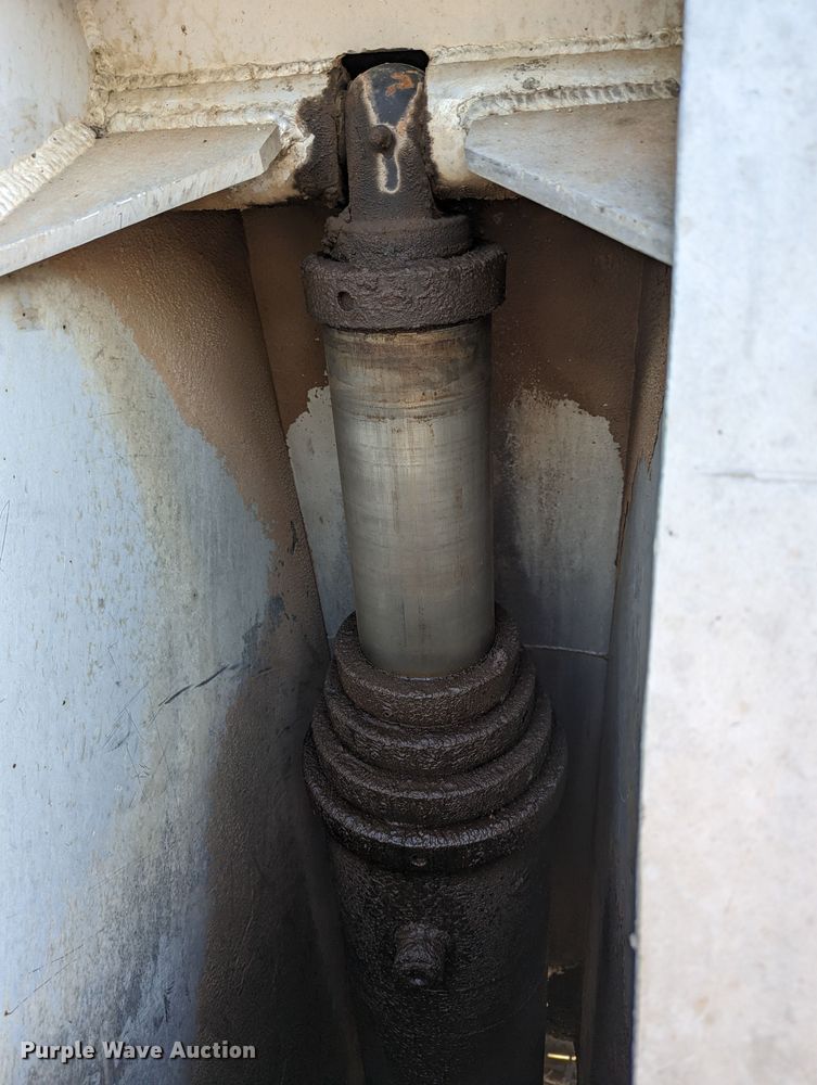 image for item LM9795 1979 Hobbs GA-24-53  end dump trailer