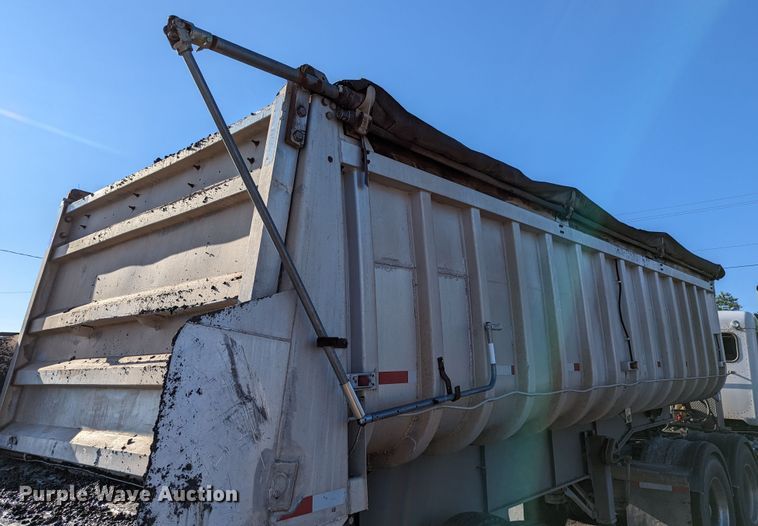 image for item LM9795 1979 Hobbs GA-24-53  end dump trailer