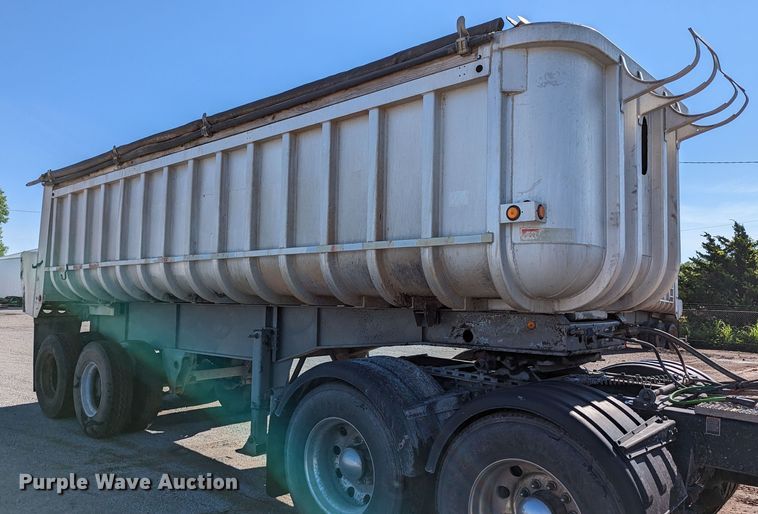 image for item LM9797 1981 Fruehauf ND2-F2-22-7-DA5-24  end dump trailer