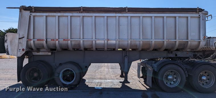 image for item LM9797 1981 Fruehauf ND2-F2-22-7-DA5-24  end dump trailer